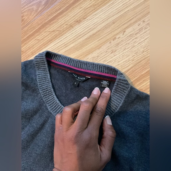 Ted Baker 100% wool sweater, Size 7 *see photos* - Picture 2 of 6